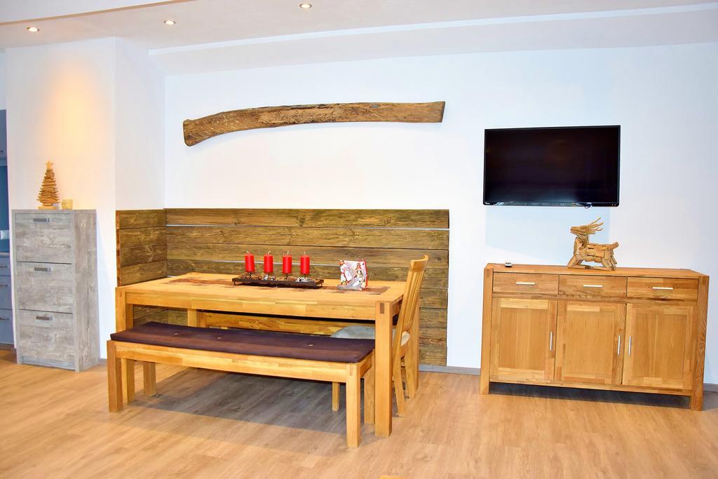 Tennladen Apartments Niederau Chambre photo