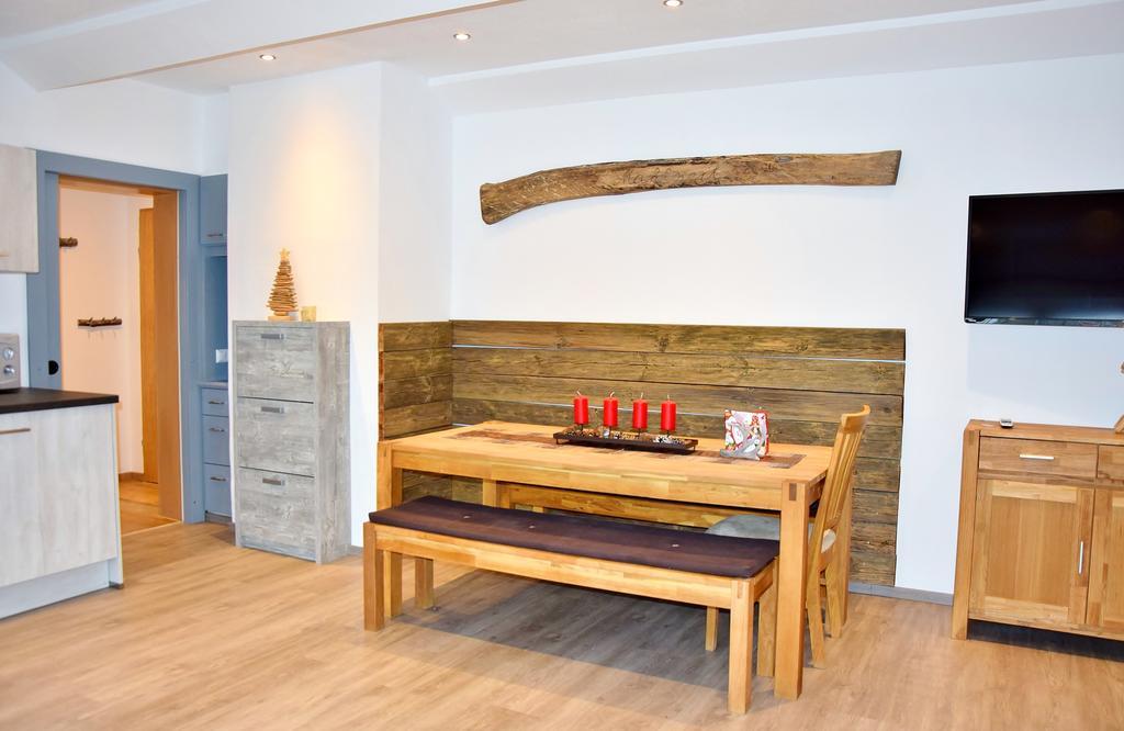 Tennladen Apartments Niederau Chambre photo